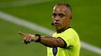 el arbitro sampaio se trabo con el ingles y protagonizo un incomodo momento en mexico-sudafrica el arbitro sampaio se trabo con el ingles y protagonizo un incomodo momento en mexico-sudafrica