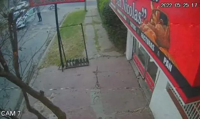 El Noba chocó al volante de su motó en la intersección de Luis Braile y Solís