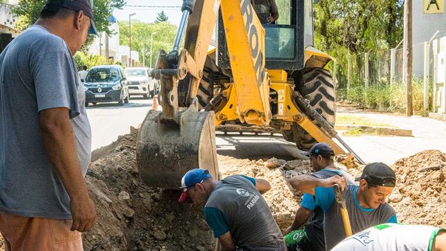 El Municipio de Paraná realiza tareas en cañerías de calle Croacia Norte y pone en funcionamiento un tanque de reserva de agua en Bajada Grande&nbsp;