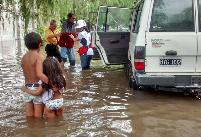 Colaboración. Los pedidos de asistencia a los distintos puntos llegaban a través de la radio del servicio 103.