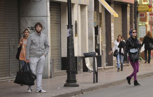 La inédita adhesión de los comerciantes al día del empleado mercantil modificó la fisonomía de la ciudad y dejó satisfechos a los trabajadores.