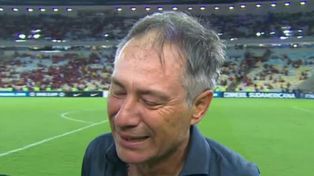 ¡Las lágrimas del sueño cumplido! Holan no se quiere despertar