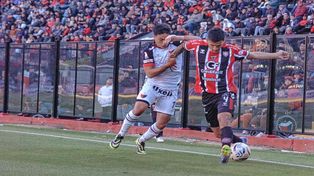 Colón no supo rematarlo y un error lo dejó sin chances de poder volver al triunfo contra Chacarita