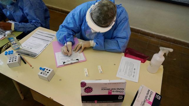 La positividad en los testeos siguen descendiendo en Rosario y la provincia de Santa Fe.&nbsp;