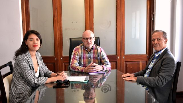 La diputada Agustina Donnet  y su par Rubén Giustiniani (Bloque Igualdad) se reunieron con el titular de la Defensoría del Pueblo Jorge Henn (centro).