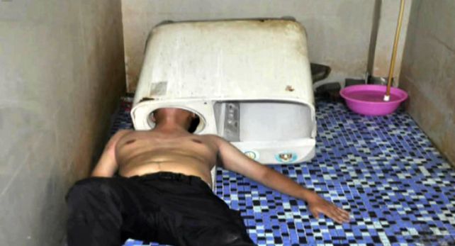 El hombre quedó atrapado en el lavarropas y para sacarlo debieron cortar el electrodoméstico.