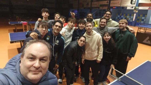 Agustín convive en una casa junto con otros seis chicos (argentinos