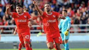 Independiente volvió al triunfo en un partido clave ante Huracán