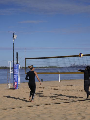 La Florida como club: más de mil personas hacen deporte en la playa