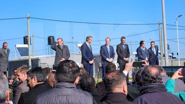Sergio Massa entregó viviendas y anunció mega obra en Paraná.