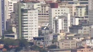 Un avión de pequeño porte se estrelló contra un edificio en Belo Horizonte