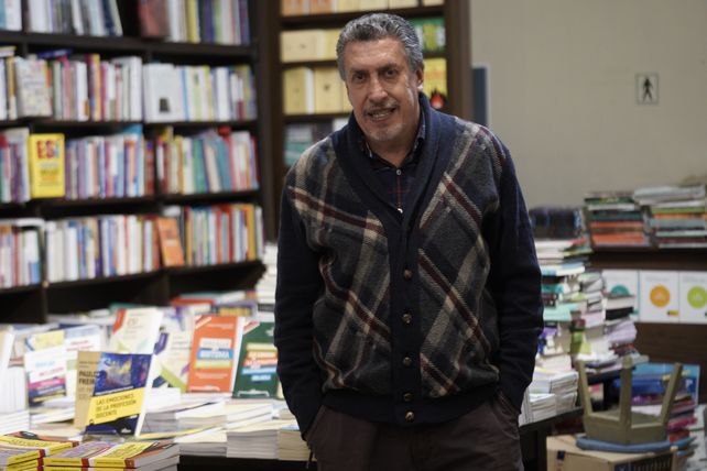 En el 2002, Perico supo que era el momento de hacer las valijas y empezar a viajar para vender en el exterior los libros de su propia editorial.