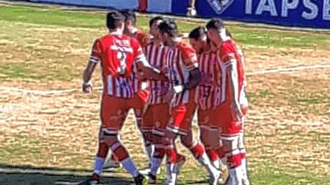 Gimnasia le ganó sobre la hora a Atlético Paraná en el Mutio
