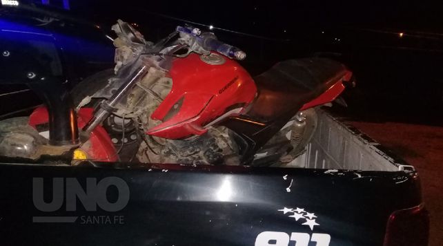 Murió un motociclista que se estrelló contra un camión