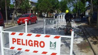 Barrio El Pozo: comenzaron la renovación de redes cloacales