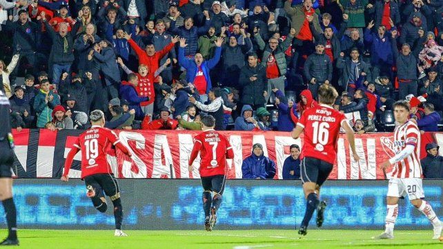 Independiente ganó en Rosario.