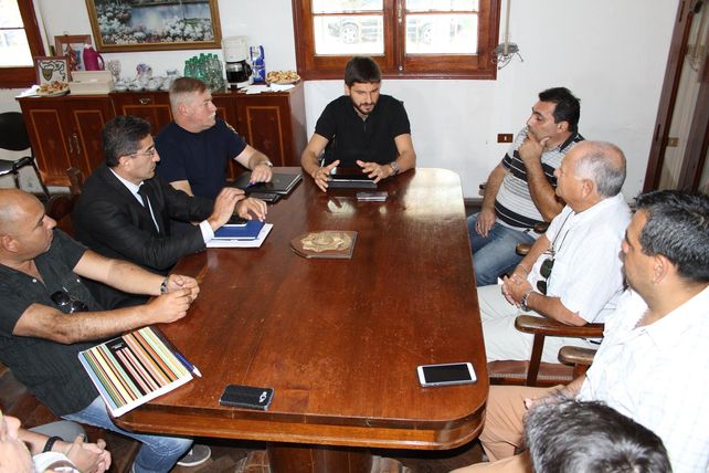 El Ministro Pullaro recibió a trabajadores del sector y funcionarios de la Municipalidad.