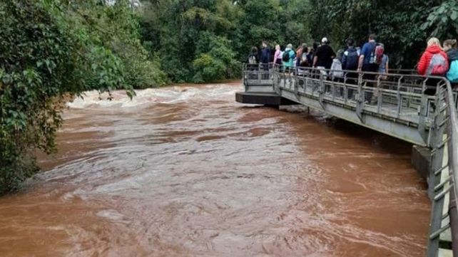Nuevas lluvias para la próxima semana podrían hacer aumentar otra vez el caudal de agua de las cataratas del Iguazú.
