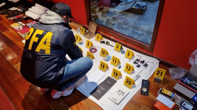 Las distintas caras de Mario Segovia: ahora como jefe de una banda dedicada al trafico de armas