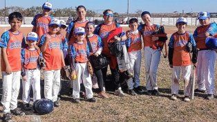 Los chicos de Sóftbol Play, anfitriones del gran torneo.