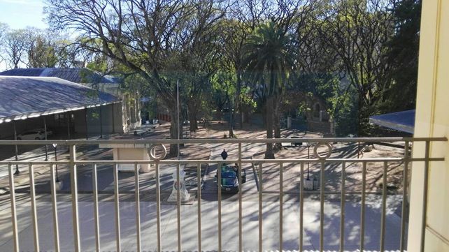 Los primeros en votar en la escuela Del Centenario