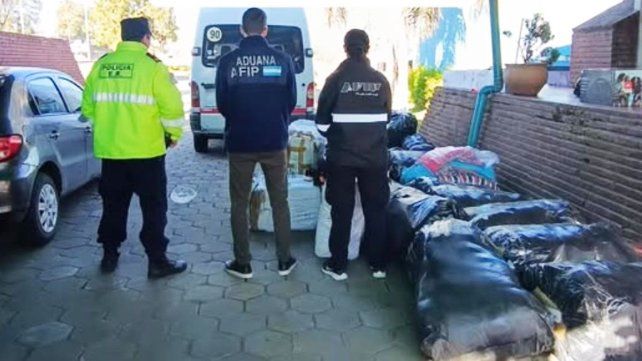 Por el túnel intentaron pasar con zapatillas
