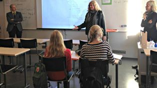 Balagué visitó una escuela en Helsinki y aseguró que formarán en conjunto a los maestros