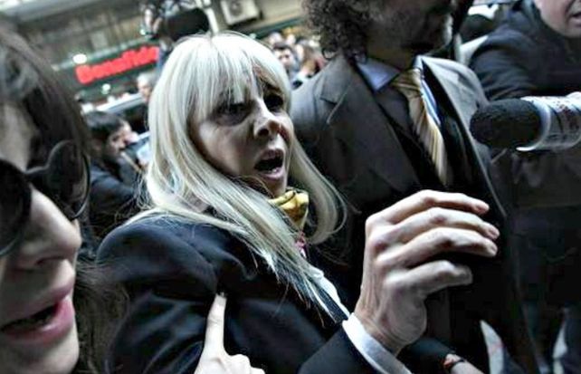 La Justicia trabó un embargo en todos los departamentos y las cuentas bancarias que conserva en el país.