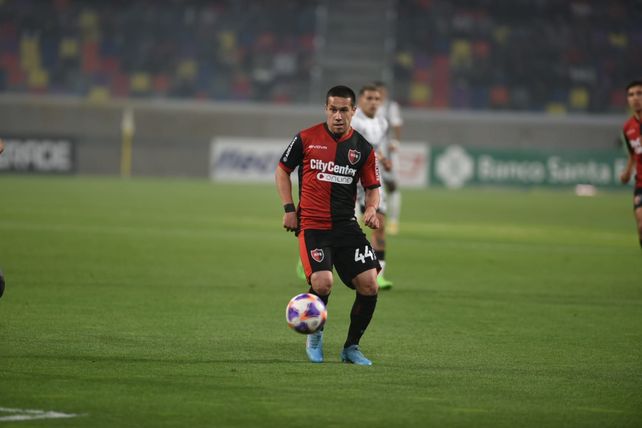 Newells brilló en Santiago, ganó 3 a 0 y está muy cerca de la Sudamericana
