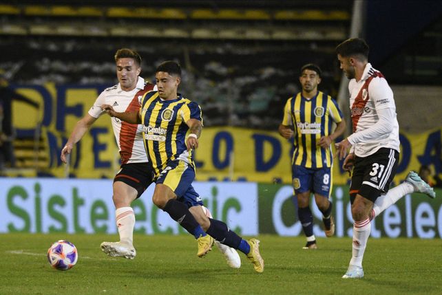 Giaccone volvió ante River después de una lesión, pero no pudo completar los 90 minutos.