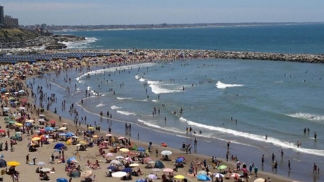 Clima a favor. Los 42 km de playas se saturaron de turistas.&nbsp;