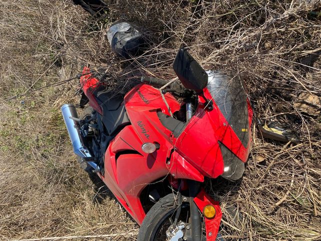 La moto con la que viajaban Alberto y Lorena chocó con una camioneta