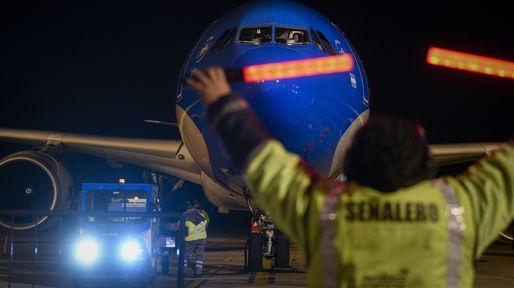 Partió un nuevo vuelo de Aerolíneas Argentinas a Moscú para traer vacunas Sputnik V