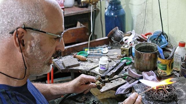Platería criolla, un oficio ancestral que se mantiene vivo en Entre Ríos