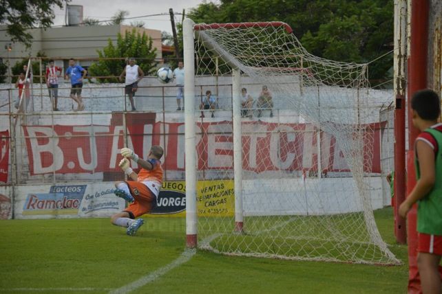 Atlético Paraná sumó su segunda victoria consecutiva como local
