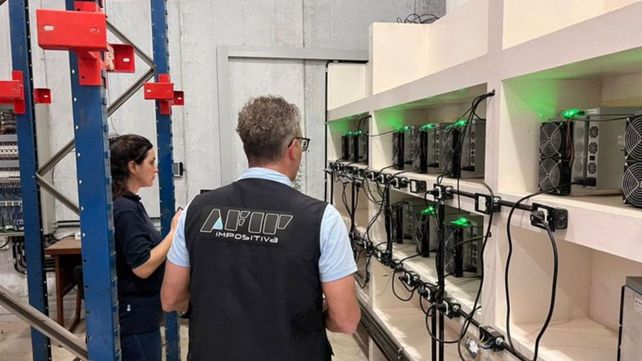 Una granja de minado de criptomonedas ilegal estaba oculta en una cámara equipada para refrigeración
