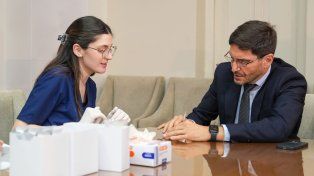 Santa Fe puso en marcha los narcotest a las fuerzas de seguridad y Pullaro se realizó el primero
