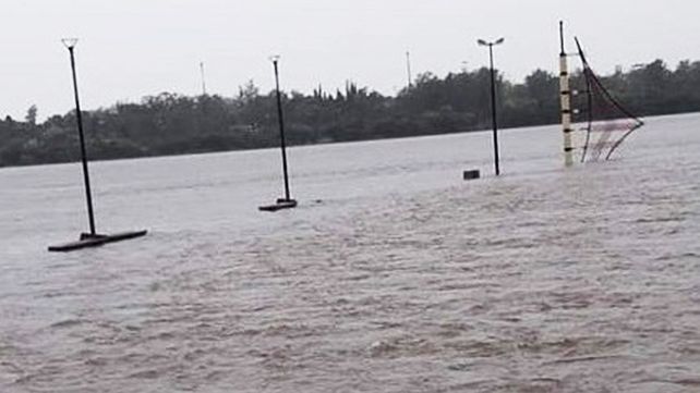 La costanera de Concordia otra vez bajo el agua