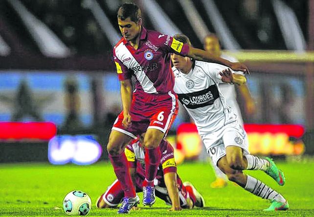 La historia sin fin. Nicolás Freire quiere venir a Arroyito pero primero debe resolver su salida de Argentinos Juniors.