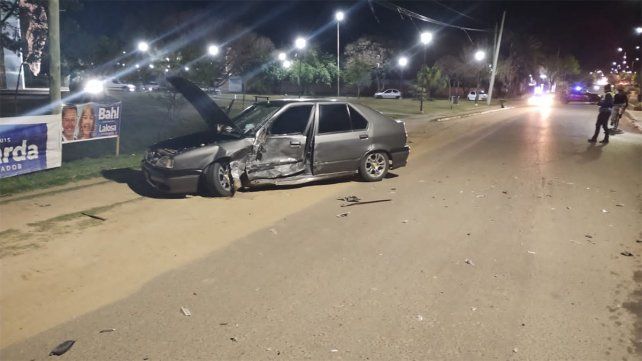 Violento choque entre dos vehículos en Belgrano y Gobernador Fabre de Chajarí