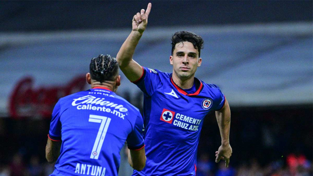 El Loro Faravelli, que debutó en Newell's a los 17 años, señaló un gol en el título de Cruz Azul en la Concachampions.