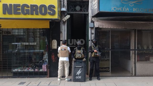 Requisan una pensión y detienen al presunto autor de un crimen a puñaladas