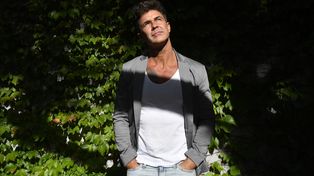 El actor apuesta por la pantalla grande y también está actuando en teatro con dirección de Nicolás Cabré.