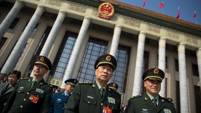 Enemigo. General chinos en la Asamblea Nacional. China aumenta sus fuerzas militares en todas las áreas.