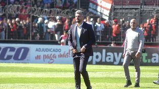 Newells viene por Munúa, quien tiene un pie afuera de Unión