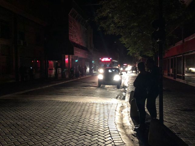 El apagón en el Día del Amigo complicó mucho a restaurantes y bares.