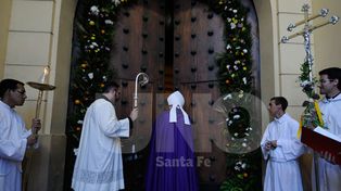 Arancedo abrió la Puerta Santa y exhortó a la acción caritativa