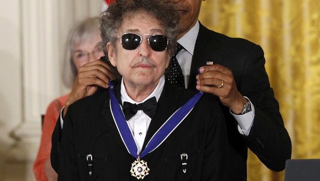 Bob Dylan preparó su discurso para el Nobel de Literatura y Patti Smith cantará en la ceremonia