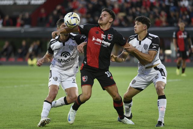 Matías Cóccaro liderará los ataques rojinegros en Santiago del Estero. El equipo necesita exhibir señales de reacción.