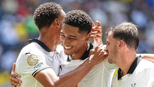 Borussia Dortmund debió esforzarse para vencer a Mamelodi Sundowns